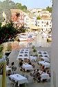 festlich gedeckte Tische des Spezialit�tenrestaurants Marina im Hafen von Veli Losinj